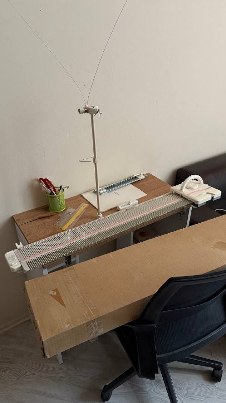 вязальная машинка Silver Reed LK150 с комплектом и инструкцией