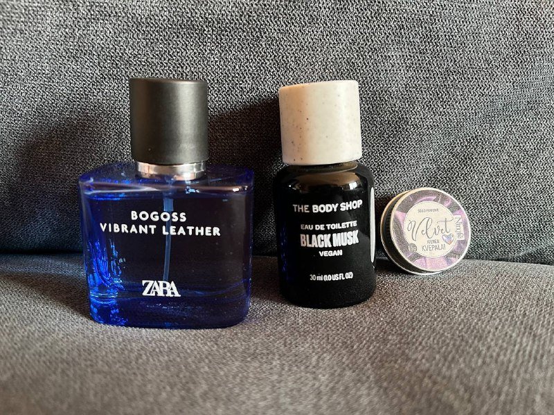 The Body Shop Black Musk, Zara Bogoss Vibrant Leather, Velvet твердые духи 8