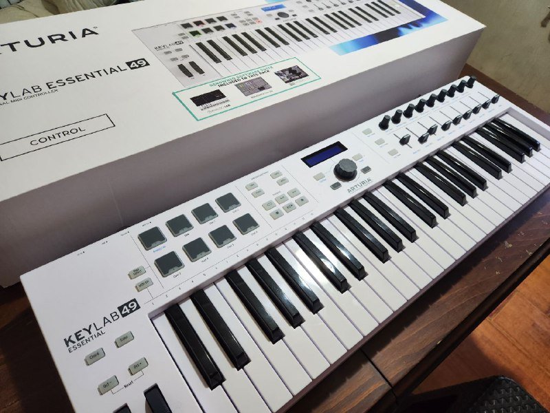Arturia Keylab Essential 49 MIDI клавиатура 2