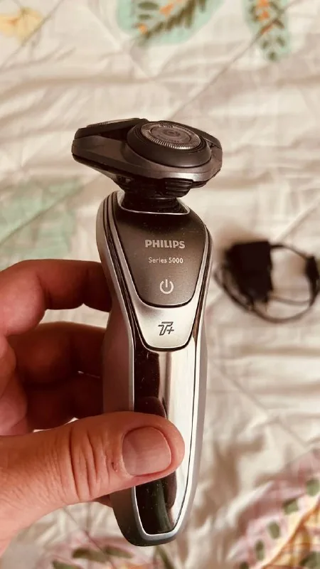 Электробритва Philips 5000 series turbo, брюки Sisley 1