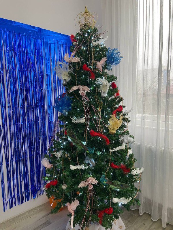 Елка 2.10 м без игрушек