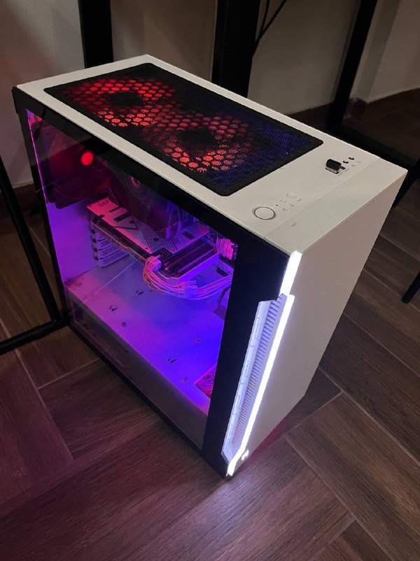 ПК с монитором Lenovo и комплектующими, микрофон HyperX, клавиатура MSI 2