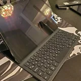 Samsung Galaxy Tab S8 с чехлом-клавиатурой и S Pen 4