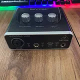 Звуковая карта Behringer UM2 2