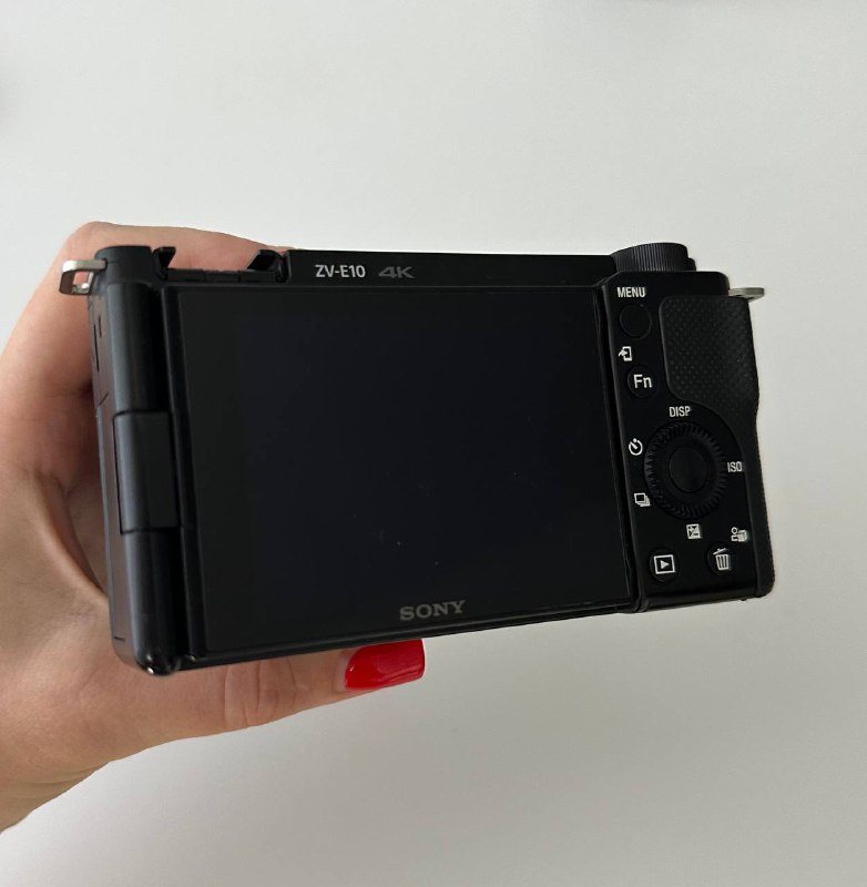 Камера Sony ZV-E10, объектив Sony 1.8/50mm 3
