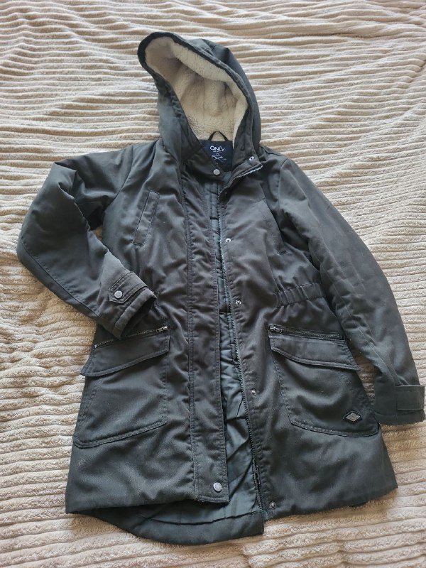 Парка маленькая, кепка, термобелье, штаны, леггинсы, шарфики, шаль, топики, рубашка