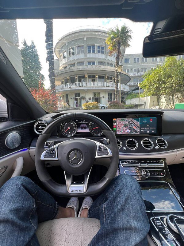 Монитор Mercedes-Benz E300 оригинал