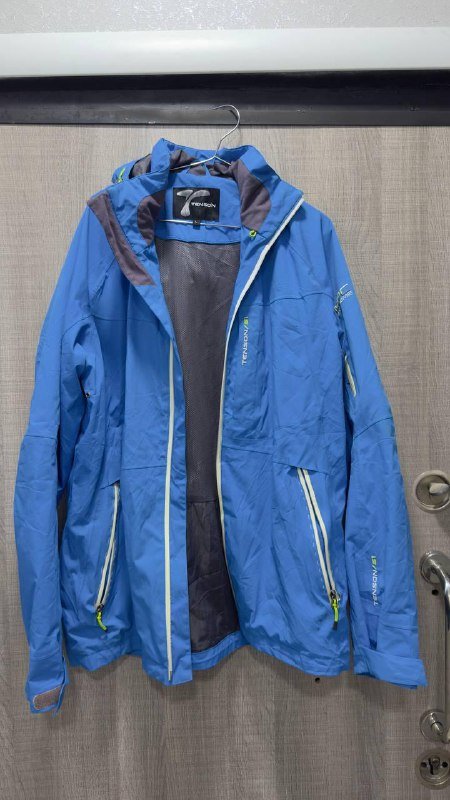 Курта сноубордчиская Kappa Crane Snow Extreme, Женские трекинговые кроссовки Adidas Terrex AX2R Climaproof, Сноубордический комбинезон XNIX Snowboarding Gear, Сноубордическая куртка Tenson Ski, Ботинки Native Fitzsimmons 5