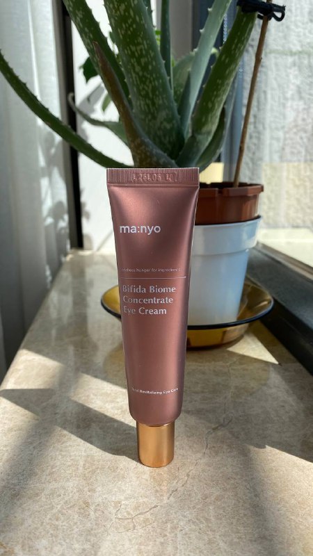 Крем вокруг глаз Manyo Bifida Biome Concentrate Eye Cream
