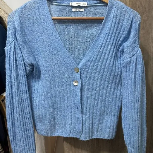 Голубой кардиган, коричневый кардиган, рубашка, сапоги, сумка