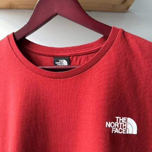 Футболка The North Face