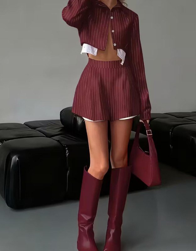 Женские костюмы красный, черный 2