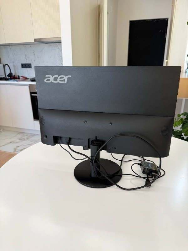 Ноутбук HP, клавиатуры, мыши, мониторы Acer и Dell 8