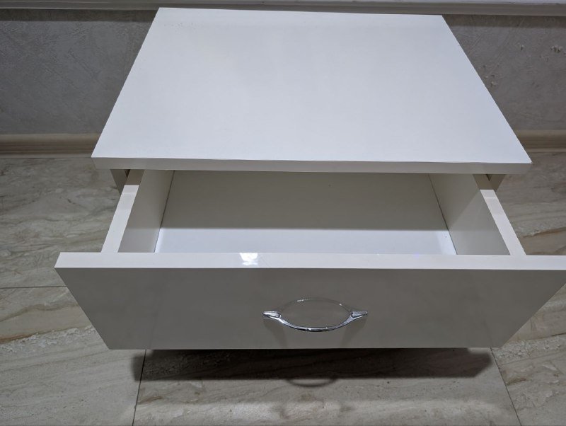 Барный стул, тумбочка 3