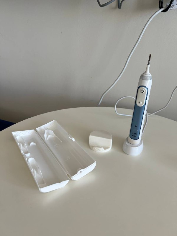 Электрическая зубная щётка BRAUN Oral-B Smart 6000