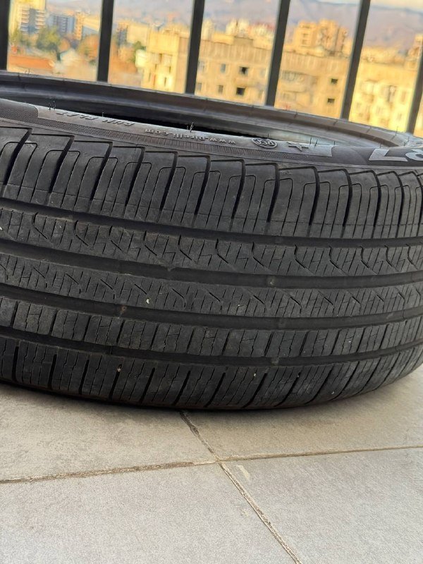 2 шины Pirelli, 2 шины Bridgestone R18 225/50 7
