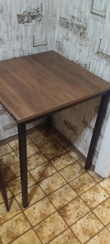 Квадратный стол 35x35, высота 45