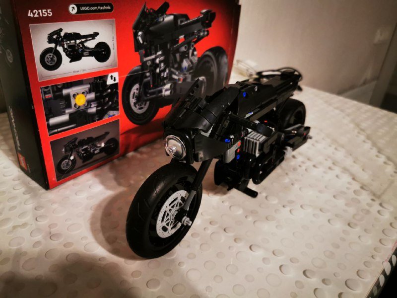 Lego Technic Batman Batcycle 641 деталей