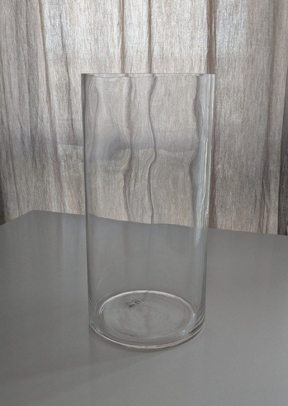 Ваза, стаканы, баночки, шкатулки, полотенце, бигуди, бокал Paulaner, стакан виски, рюмки, банка