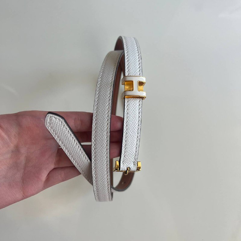 Ремень молочного цвета