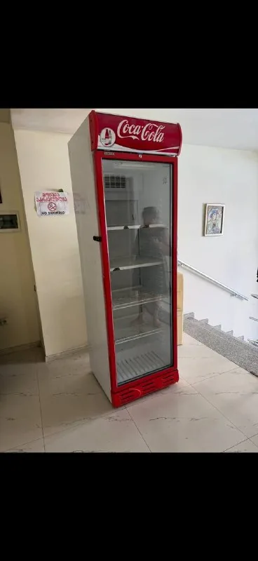 Холодильник Coca-Cola