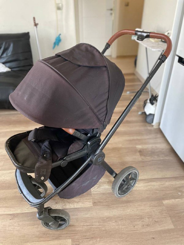 Детская складная коляска с чехлом и муфтами