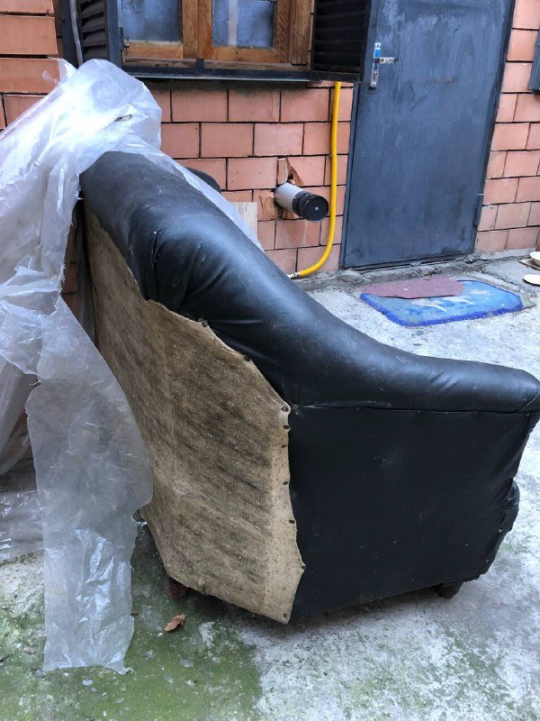 Кожаный диван под реставрацию 2