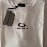 Футболка Balenciaga 5