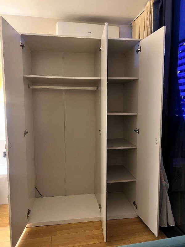 Полка-стеллаж, трехстворчатый шкаф с зеркалом 3