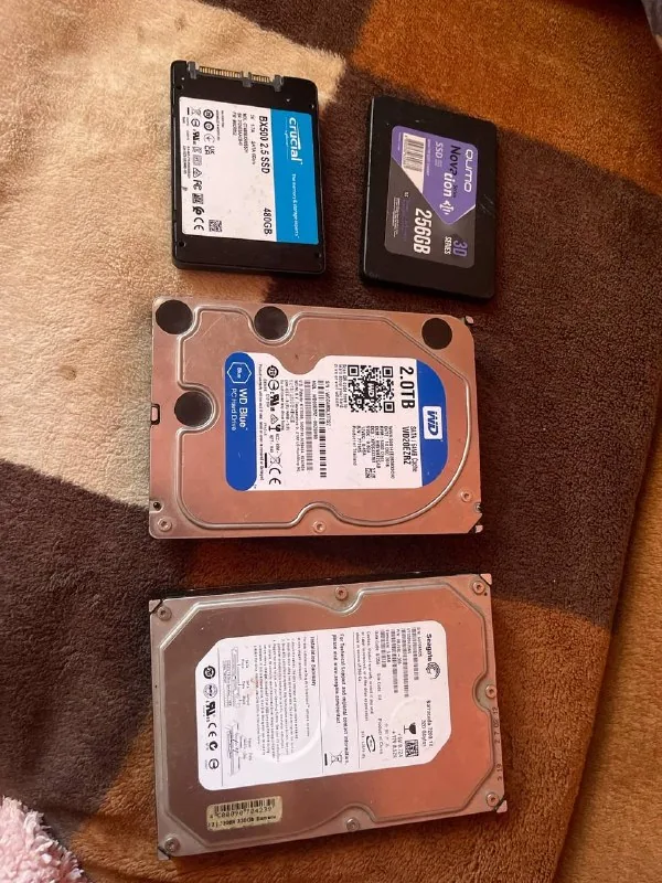 Четыре накопителя для ПК Crucial Qumo WD Seagate