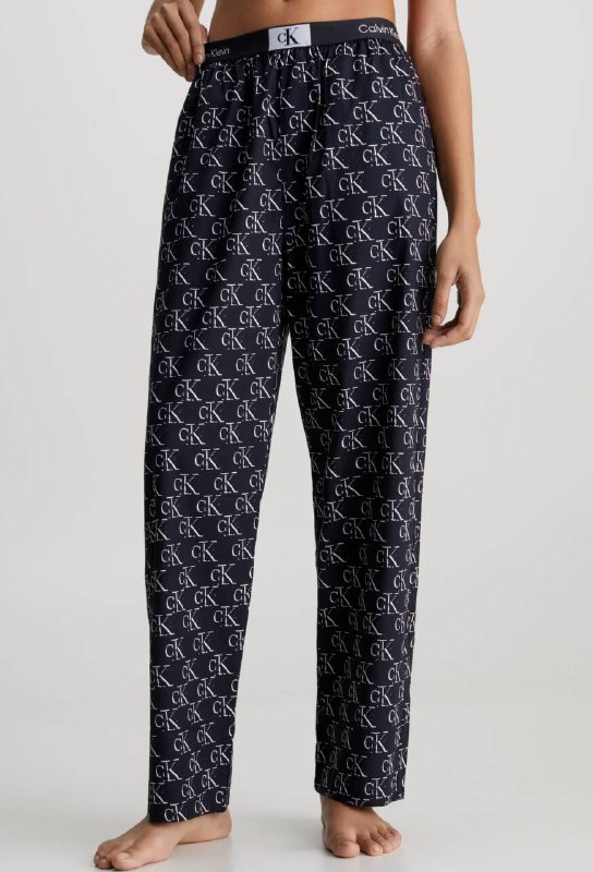 Платье Zara белое, платье Zara сатиновое, платье H&M, платье Mango, сарафан Sandro, рубашка Zara лимонная, штаны Calvin Klein, костюм Zara, футболка Calvin Klein 7