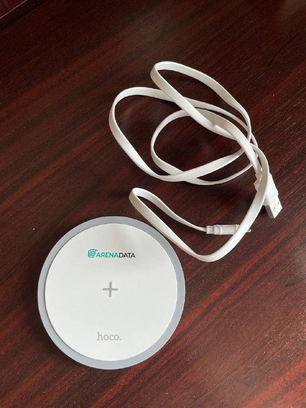 утюжок для волос, брюки, украшения, беспроводное зарядное устройство, кроссовки, джинсы, наушники, тапочки 4