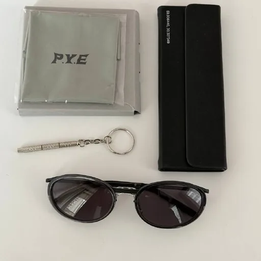 Солнцезащитные очки PYE