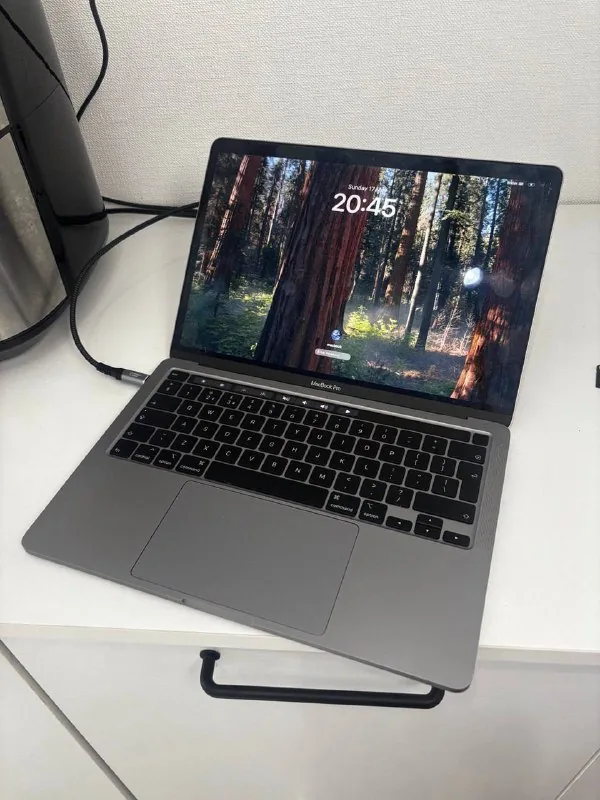 MacBook Pro 13 2020 1