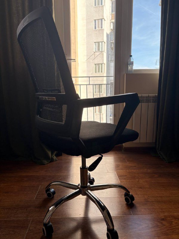 Офисный стул 2