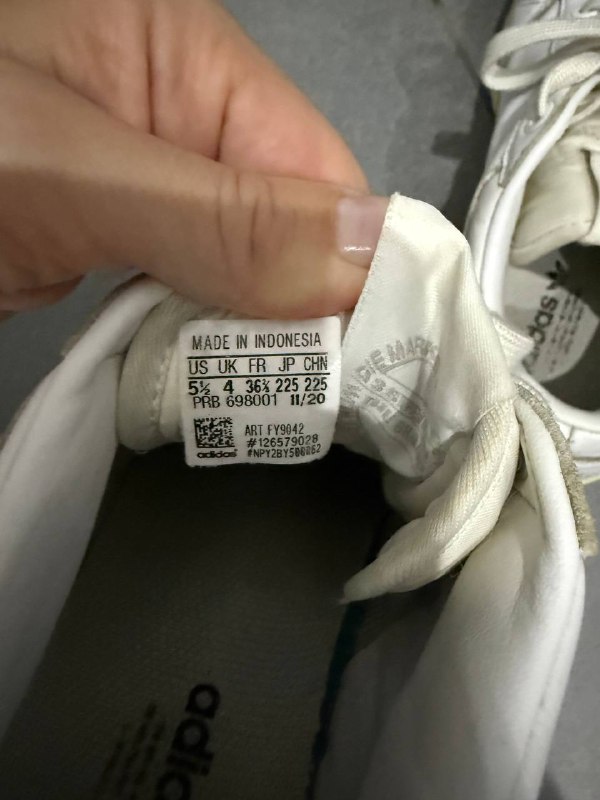 Белые кроссовки Adidas мужские, размер 36⅔ (US 5½) бесплатно 3