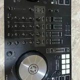 DJ контроллер Traktor 1