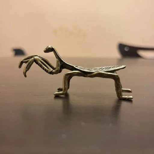 Metal Praying Mantis with Gold-Colored Coating