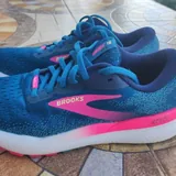 Женские Brooks Ghost 16 GTX, унисекс Mizuno Wave Panthera 2