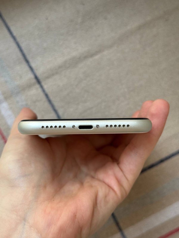 iPhone 11 128GB белый 4