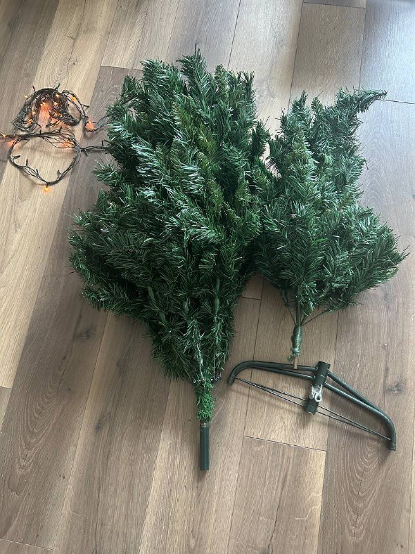 Новогодняя искусственная ёлка 1.5м с гирляндой 5