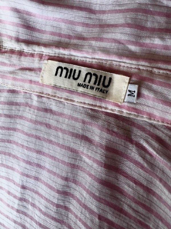 Рубашка Miu Miu в розовую полоску со стразами, размер M