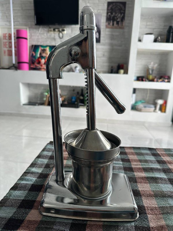 Ручная соковыжималка 2