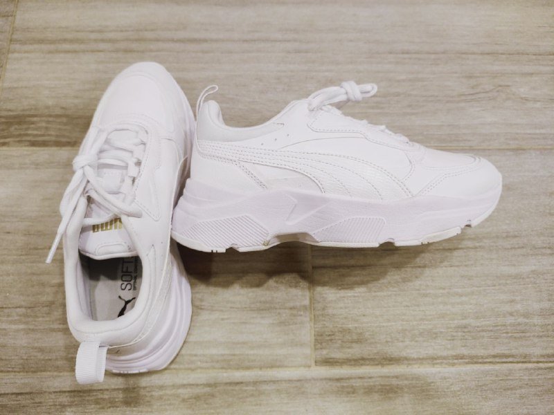 Белые женские кроссовки Puma 2