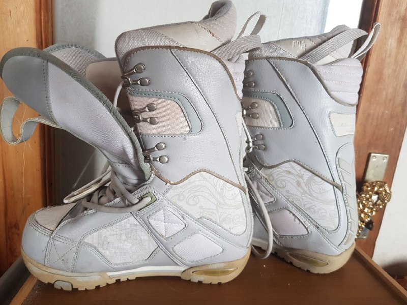 Горнолыжная куртка Plusminus, куртка Penfield, ботинки 10