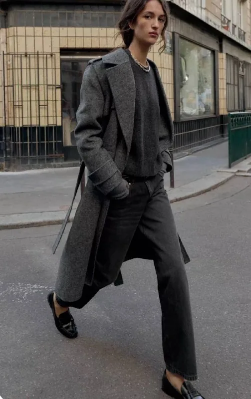 Пальто Zara, костюм Nike, свитер Massimo Dutti, жакет Massimo Dutti 1