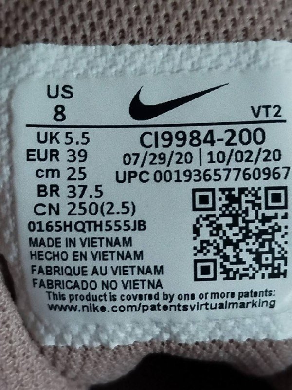 Кроссовки Nike размер 37.5 и 39 6