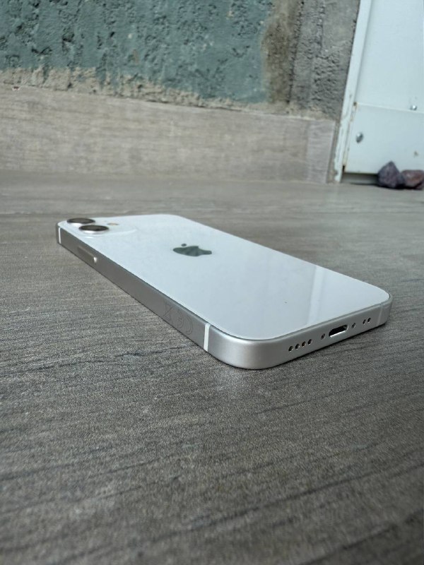 Белый iPhone 12 mini 128 Гб 3