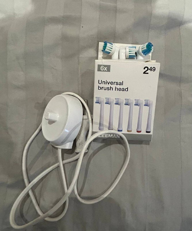 Насадки на зубную щетку Oral-b и зарядное устройство