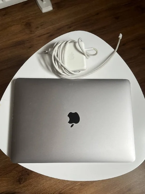 MacBook Pro 13 2020 1